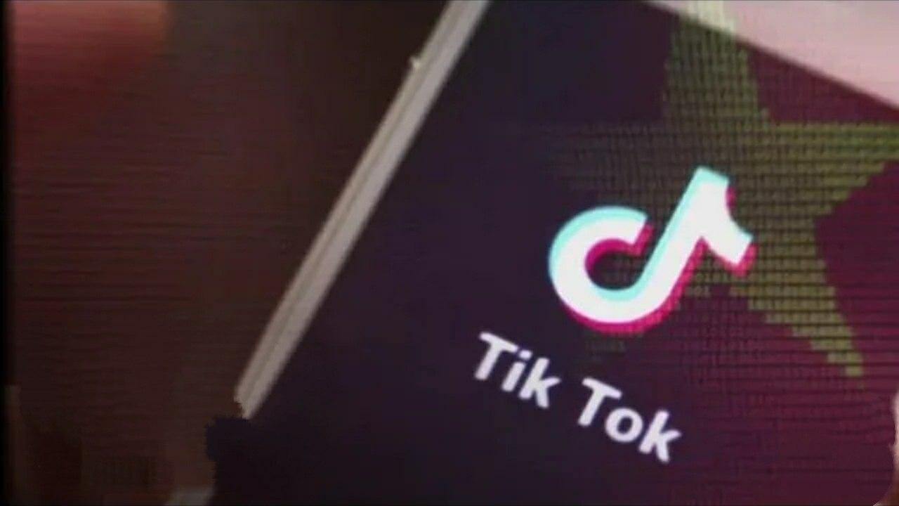 خطير جدآ مطورين يكتشفون ثغرة خطيرة على تيك توك TikTok تمكنهم من اختراق حسابك 2022
