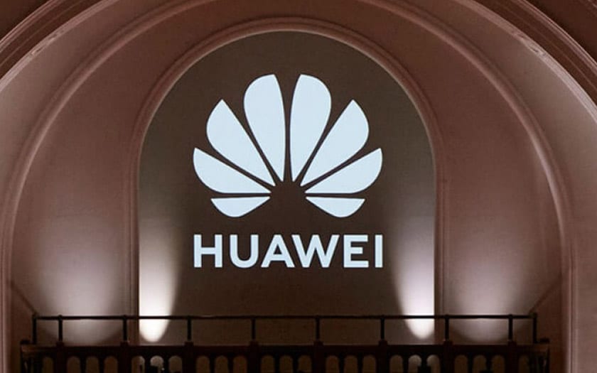 تقوم شركة Huawei بتثبيت 70 تطبيق وتسبق هواتف Android الخاصة بـ Google